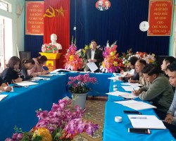 GDTrH. Trường PTDTBT THCS Chiềng Sơ, phòng Giáo dục và Đào tạo huyện Điện Biên Đông đón bằng công nhận đạt chuẩn quốc gia năm 2016.