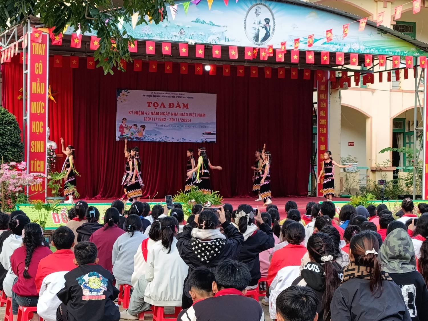 Khai giảng năm học mới